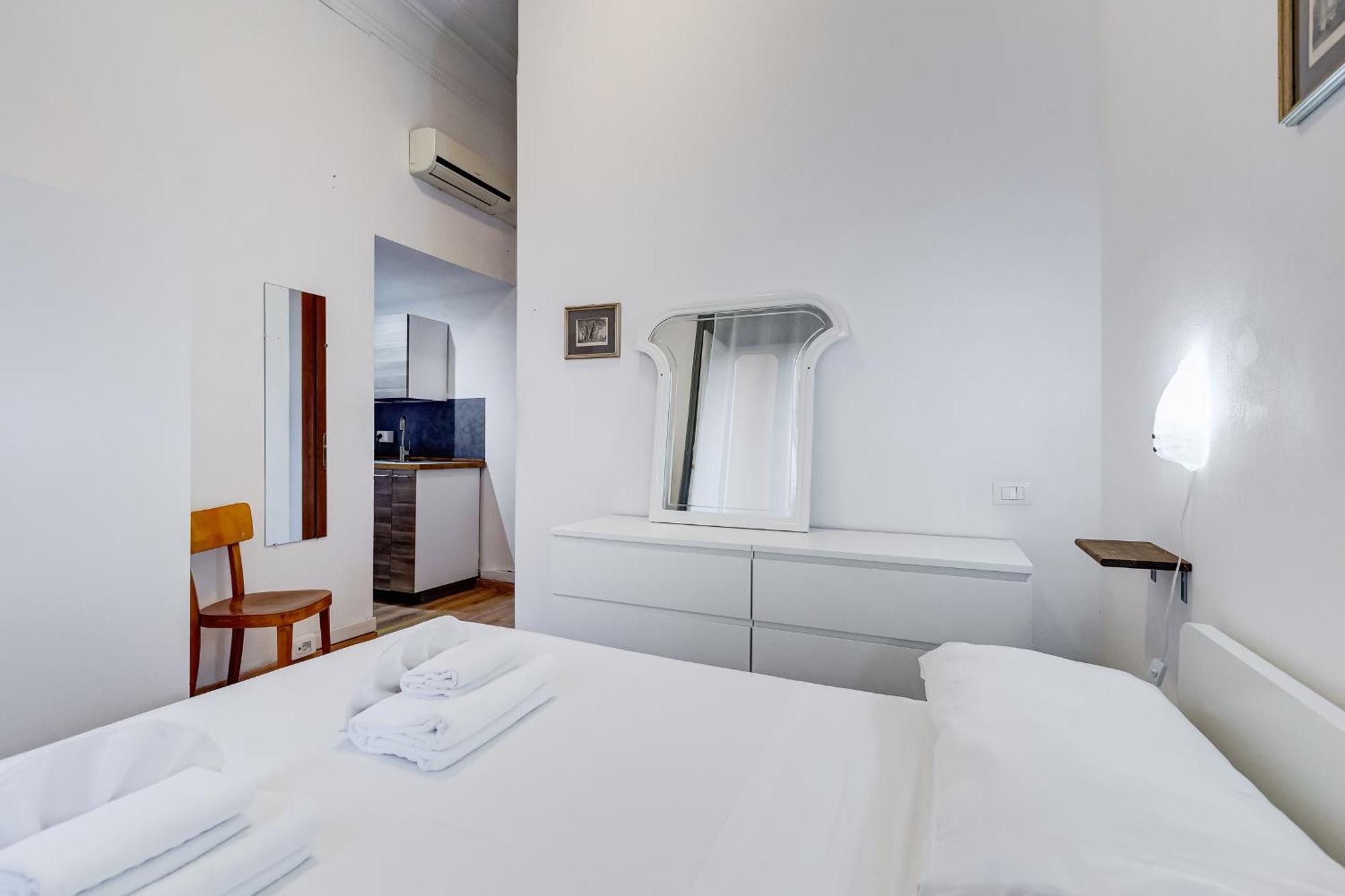 Relais Rome - Opera House Apartment Bagian luar foto