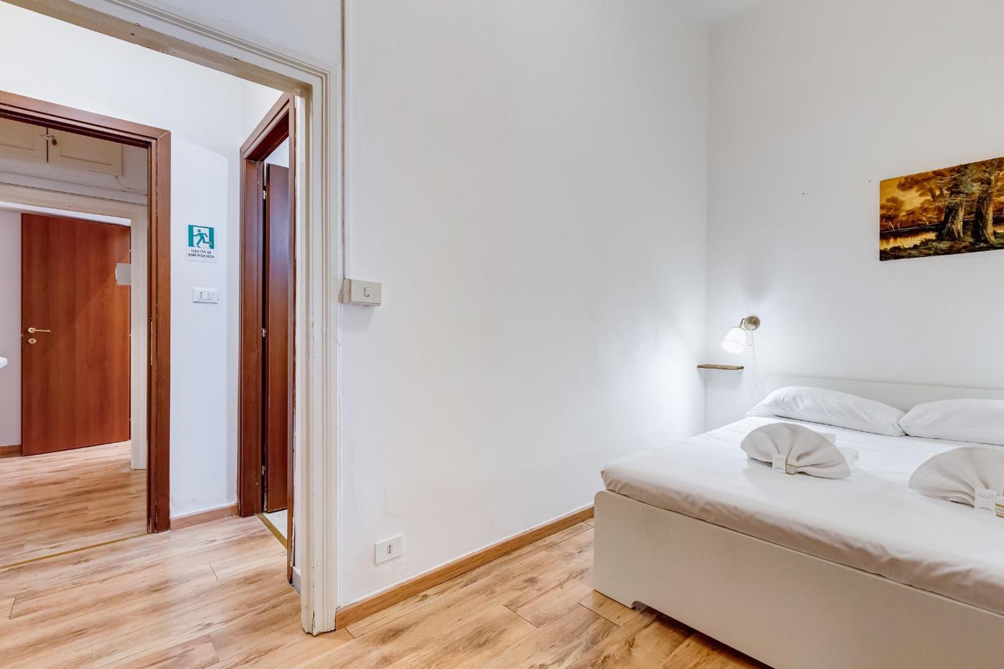 Relais Rome - Opera House Apartment Bagian luar foto