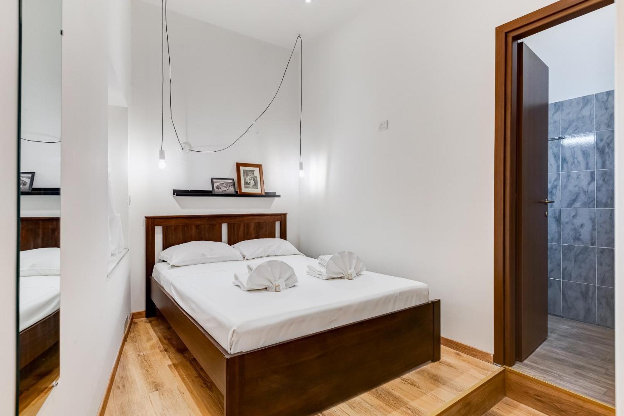 Relais Rome - Opera House Apartment Bagian luar foto