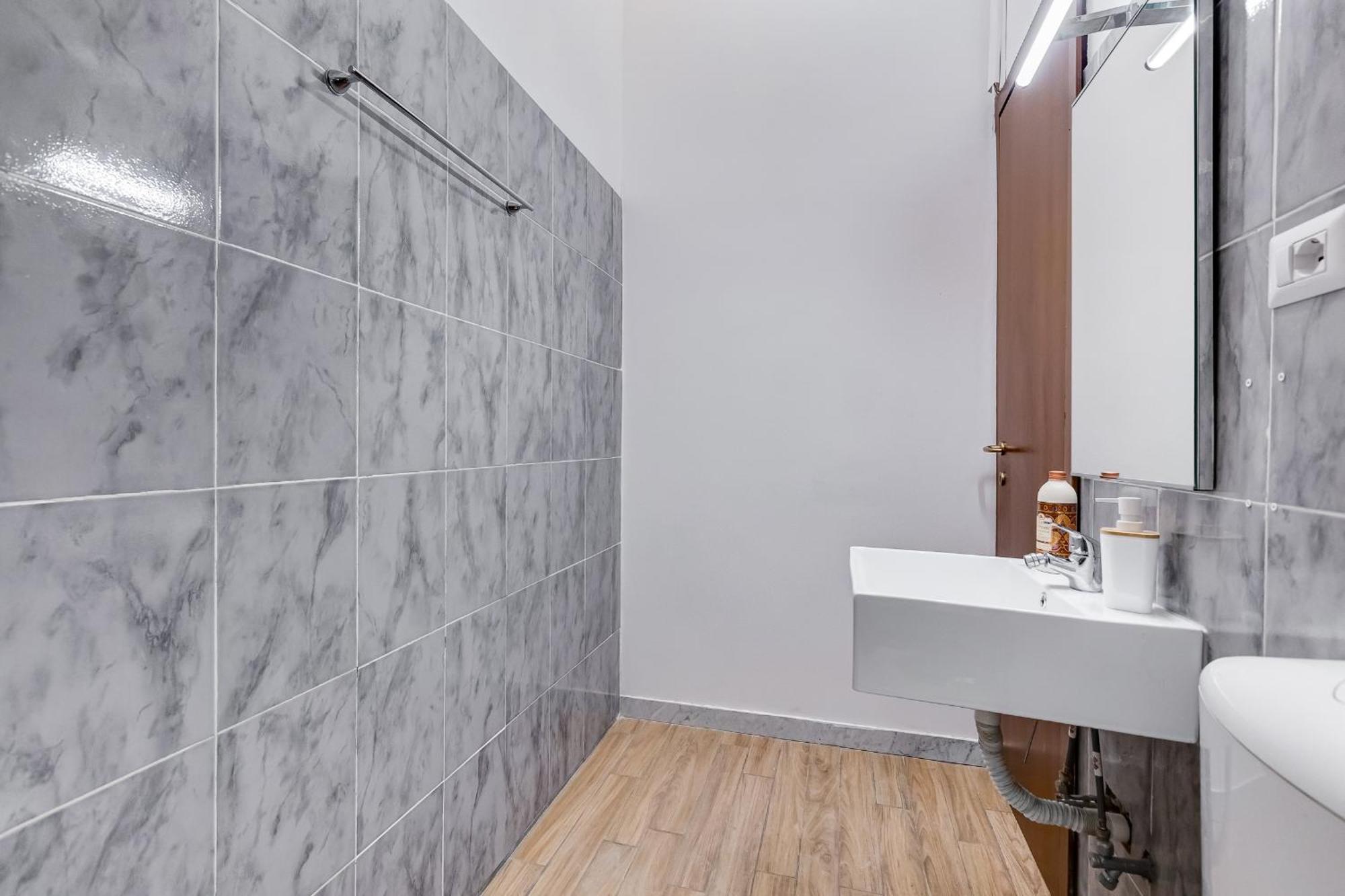 Relais Rome - Opera House Apartment Bagian luar foto