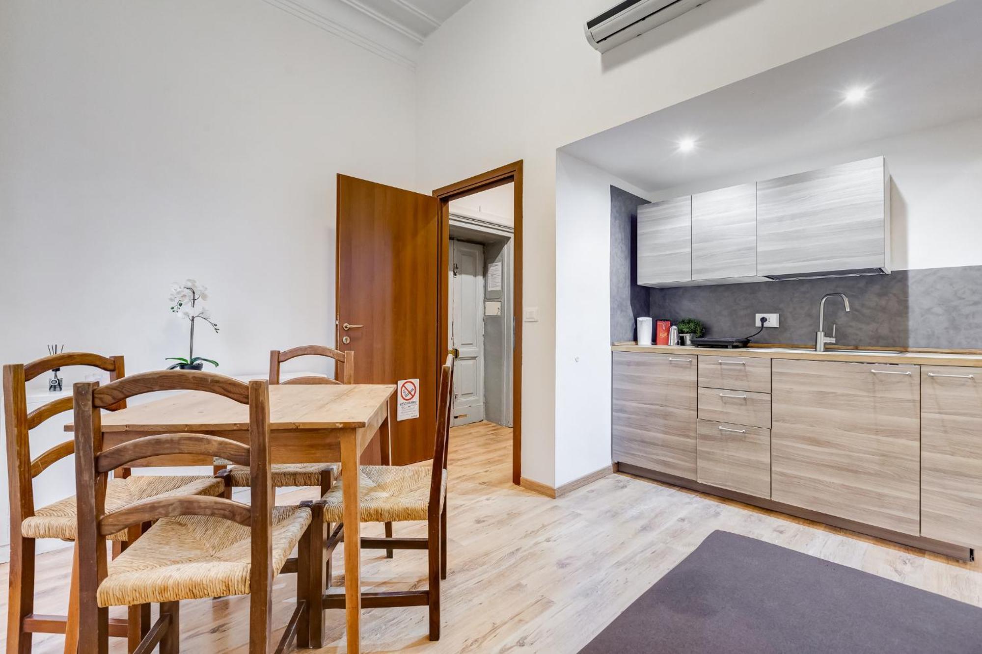 Relais Rome - Opera House Apartment Bagian luar foto