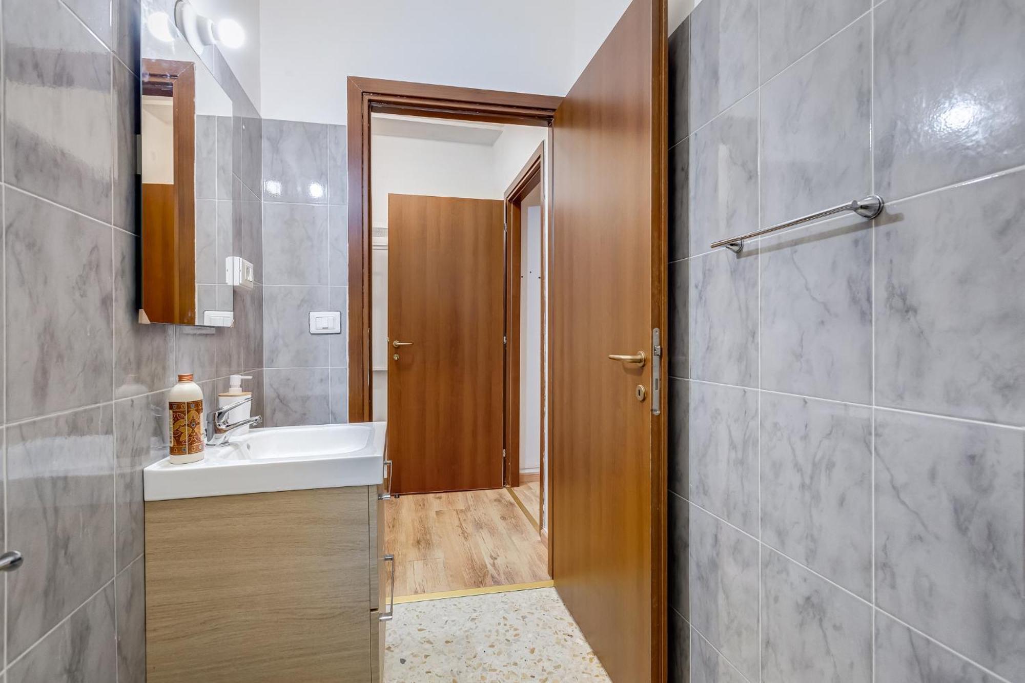 Relais Rome - Opera House Apartment Bagian luar foto