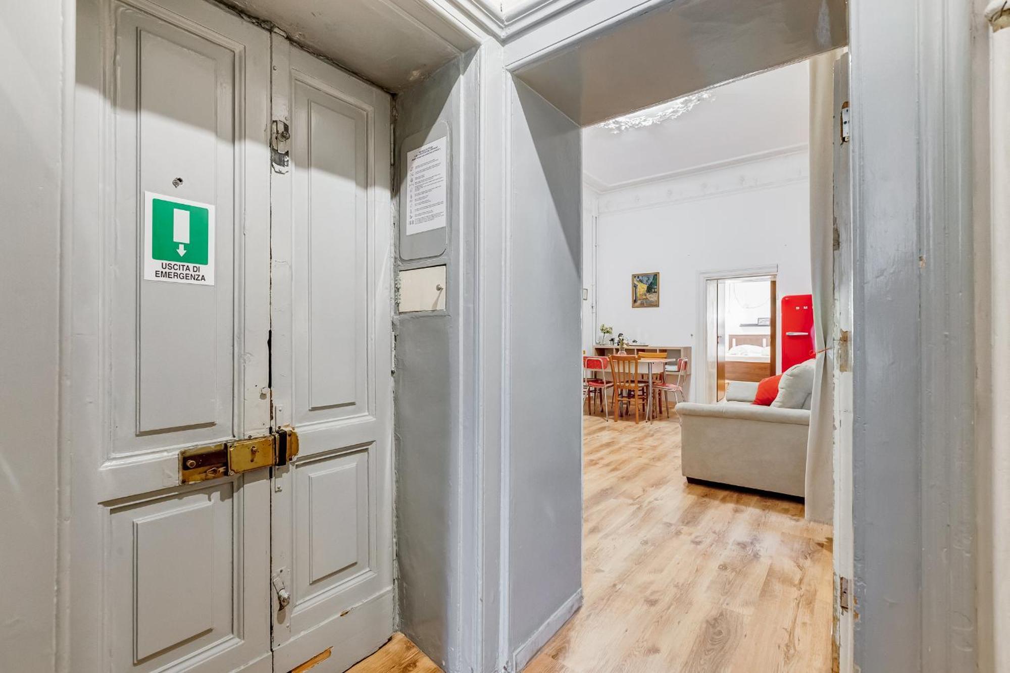 Relais Rome - Opera House Apartment Bagian luar foto